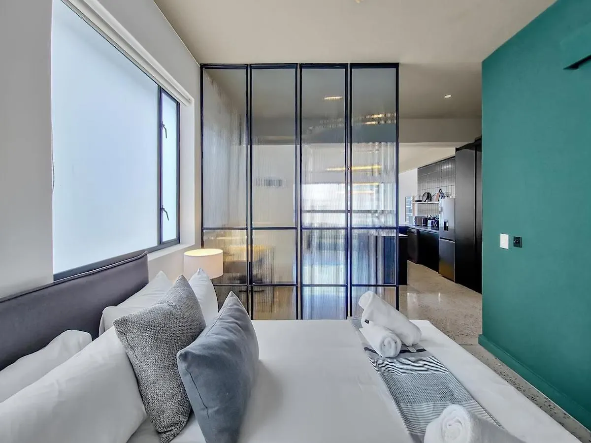 Stylish, Secure & Modern Work From Home Base ケープタウン 0*,